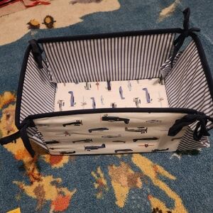 Foldable kids plane storage